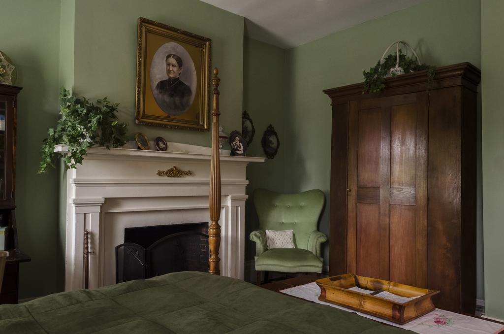 Munro House Bed And Breakfast Jonesville Номер фото