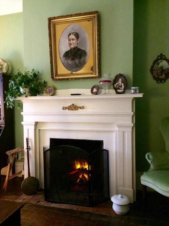 Munro House Bed And Breakfast Jonesville Номер фото