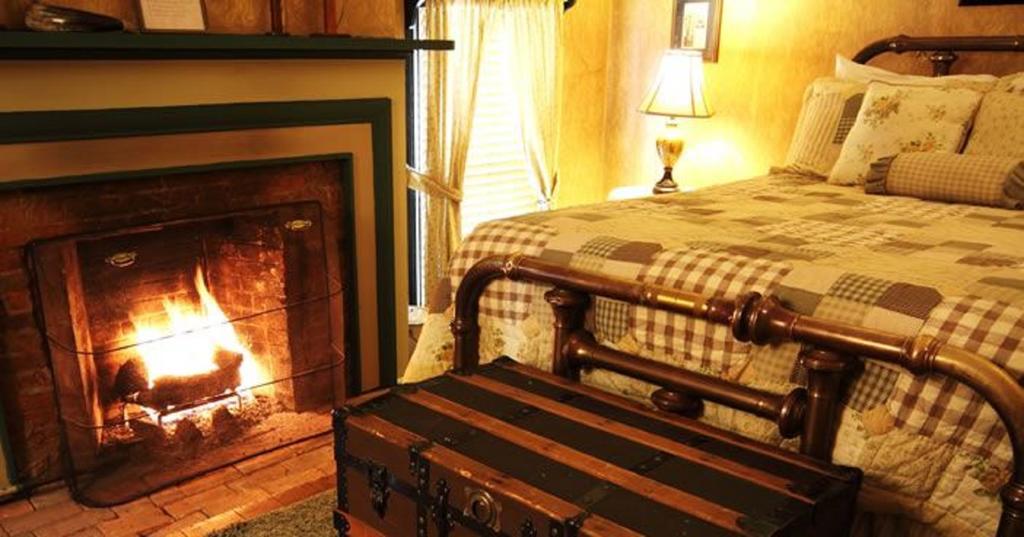 Munro House Bed And Breakfast Jonesville Номер фото