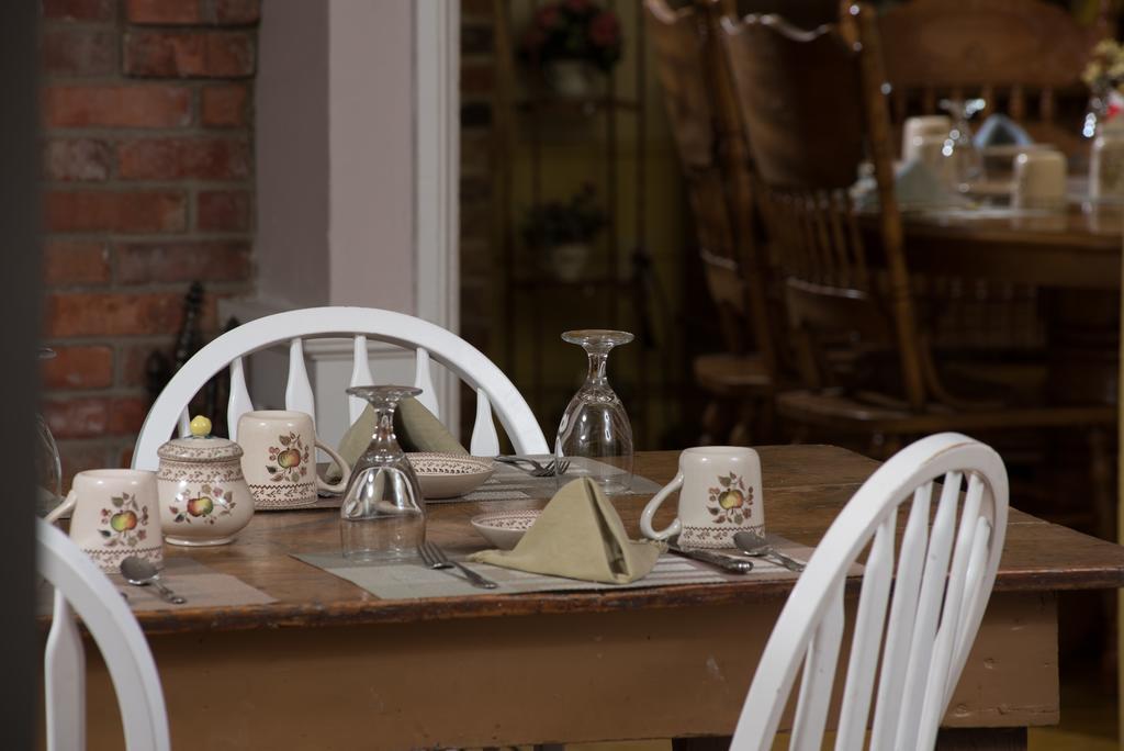 Munro House Bed And Breakfast Jonesville Екстер'єр фото